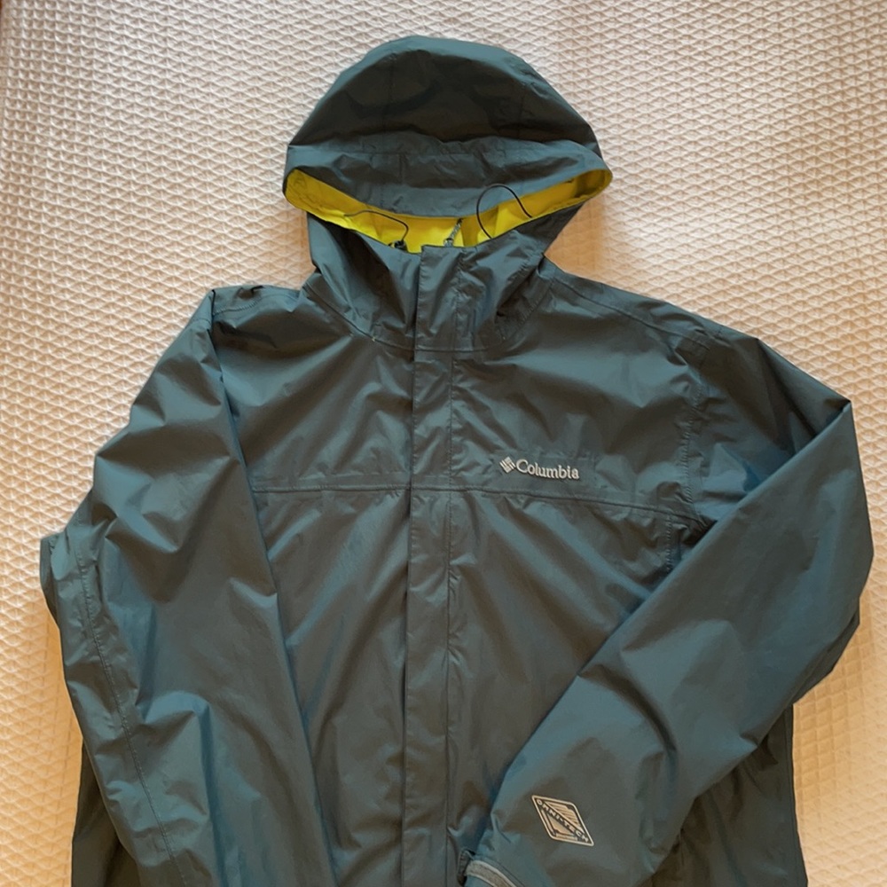 Men’s Columbia Rain Jacket Sz L